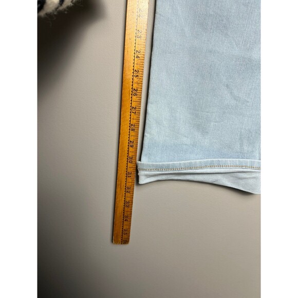 NYDJ Marilyn Crop Jeans Women’s Size 8 Light Wash Cool Embrace Lift Tuck Technol - Picture 4 of 10